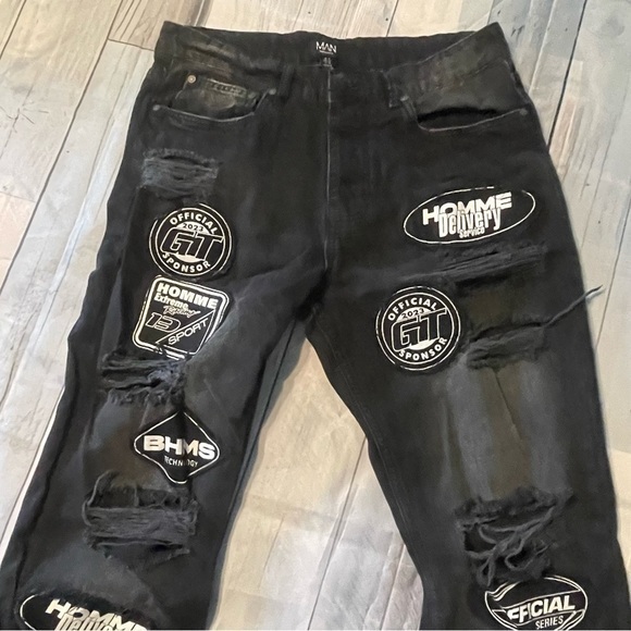 MAN Boohoo Man Distressed Patch Black Denim Jeans Size 32 NEW / NWOT - Picture 1 of 11